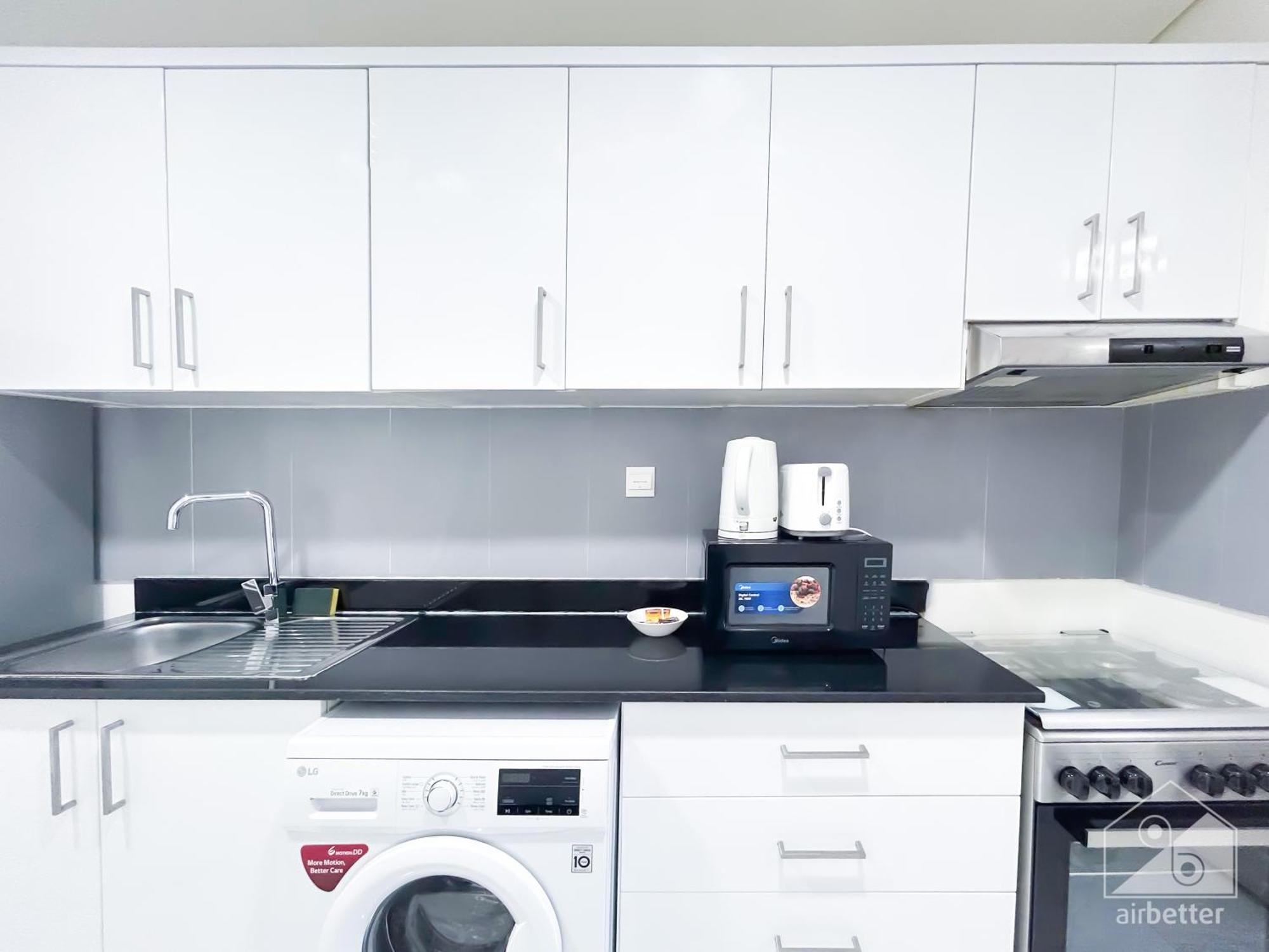 Spacious With Balcony In Al Majan Apartment