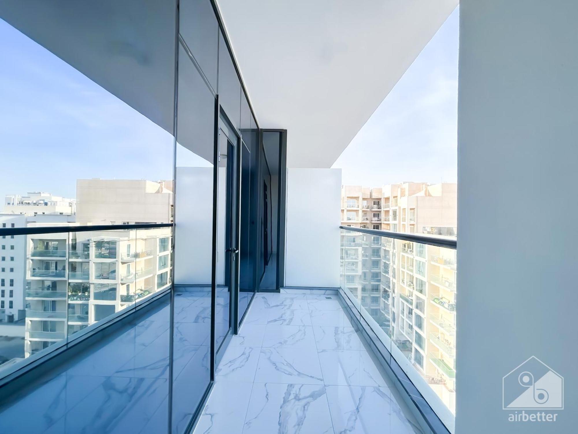 Spacious With Balcony In Al Majan Apartment